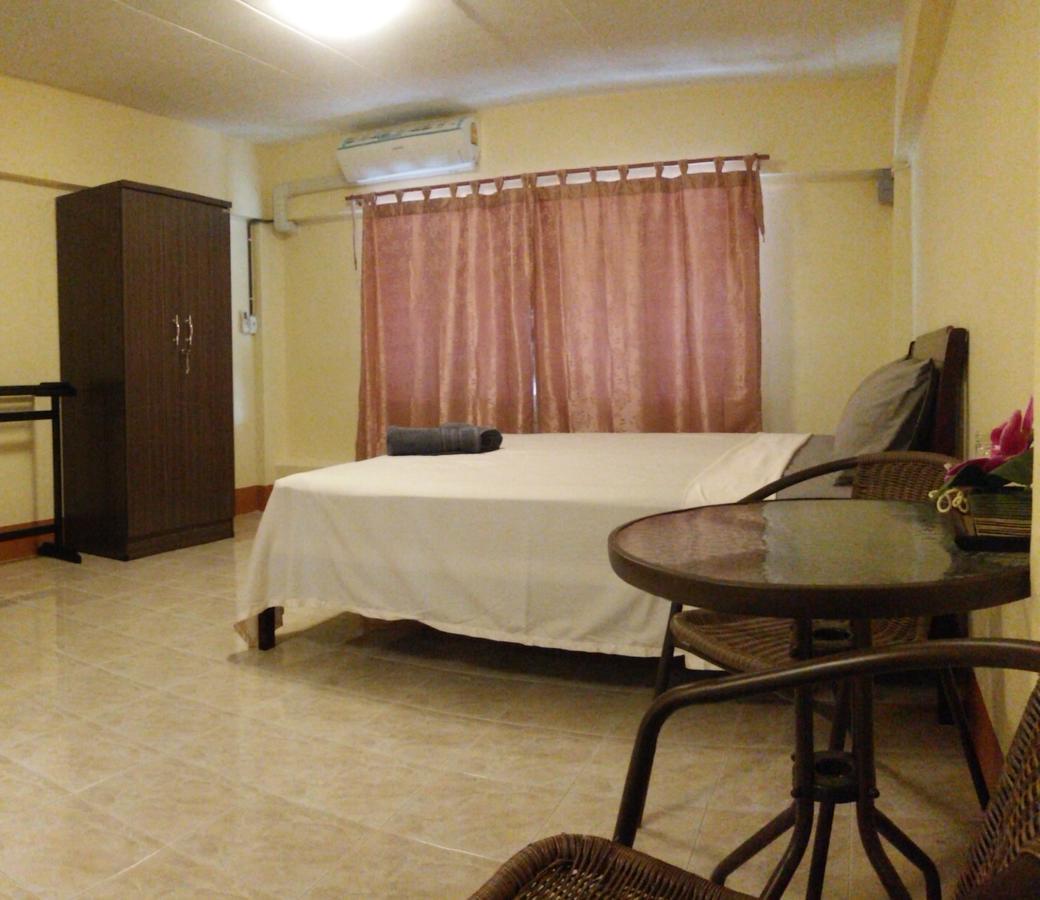 Relax Inn Ban Phe Exterior photo